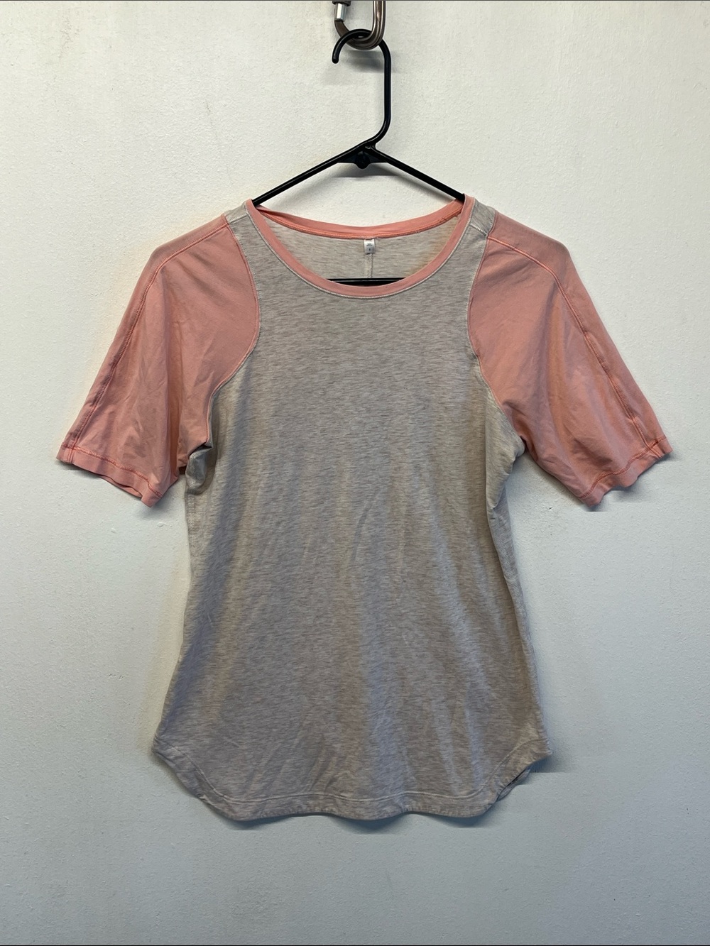 Lululemon Clari-Tee Short Sleeve Soft Slim Size 8 GUC